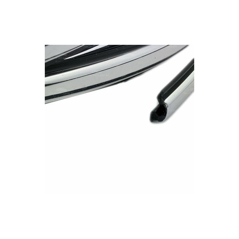 PROFILO PARABREZZA FIAT 500 F  L  R 19651975       VERS L