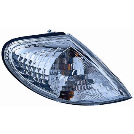 FANALE ANTERIORE DESTRO CON PORTALAMPADA NISSAN ALMERA HB N16 20002006 VERS 200  NISSAN ALMERA LB N16 20002006 VERS 200  NISSAN