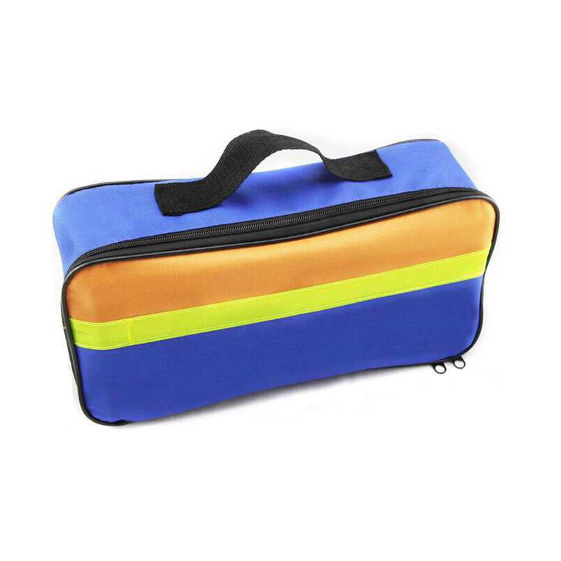 KIT SICUREZZA CON TRIANGOLO, GILET CATARIFRANGENTE, GUANTI E STARLIGHTS