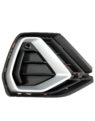 GRIGLIA FENDINEBBIA DESTRA CON PRIMER CON MODANATURA ARGENTO CON FORI SENSORI AUDI Q3 F3B 20182025 VERSS-LINE