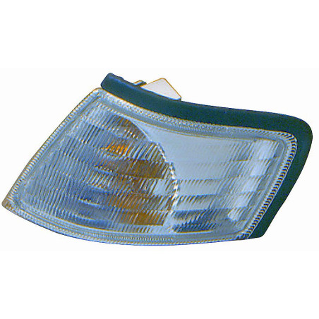 FANALE ANTERIORE DESTRO BIANCO SENZA PORTALAMPADA NISSAN PRIMERA P11 19961999