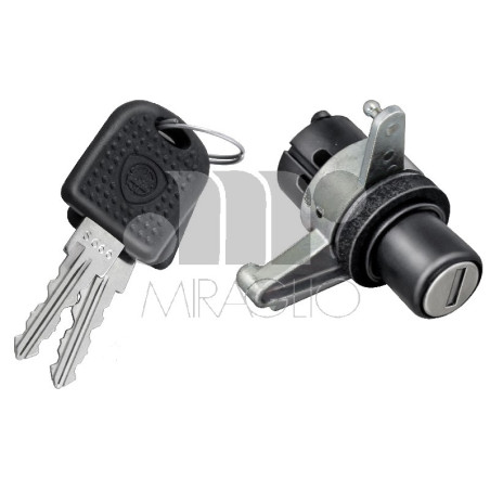 CHIUSURA COFANO IN PLASTICA NERO POSTERIORE CON CHIAVE AUTOBIANCHI Y10 19891992       VERS 011993