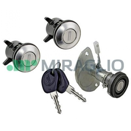 IMPARIGLIO 3 PEZZI ANTERIOREPOSTERIORE DESTROSINISTRO 2 BOCCOLE PORTE E 1 CHIUSURA POSTERIORECOFANO FIAT SEICENTO 187 20012006,