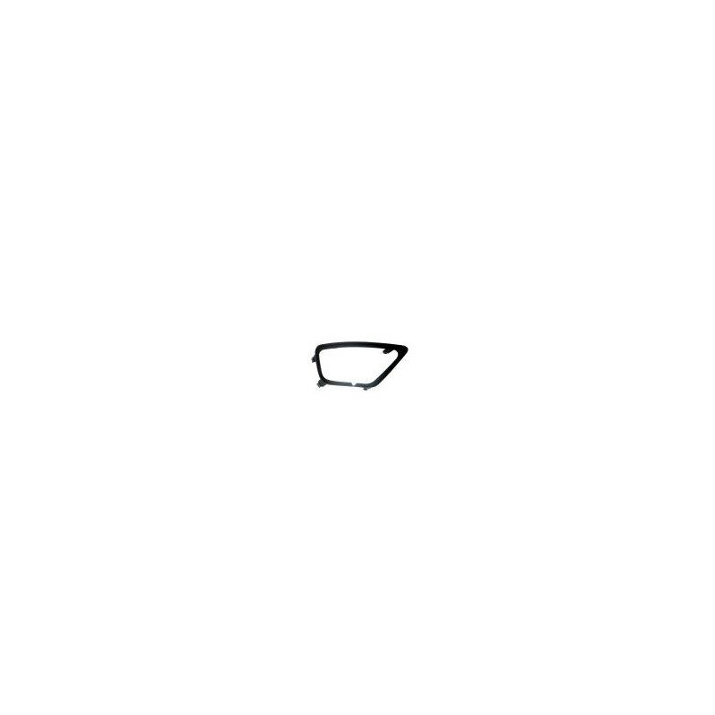 CORNICE FENDINEBBIA DESTRA FORD FOCUS DNWDFW 19982004 VERS 2002