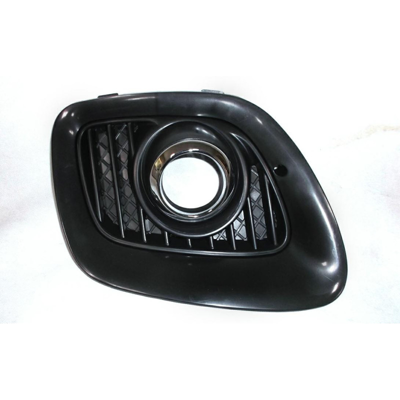 GRIGLIA PARAURTI ANTERIORE DESTRA CON FENDINEBBIA KIA PICANTO 0115  0117