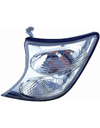 FANALE ANTERIORE DESTRO CON PORTALAMPADA BIANCO NISSAN PATROL 0102  0804